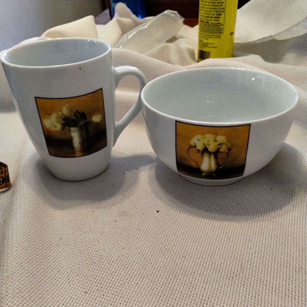 Gryphonware White Floral Mug and Bowl Set